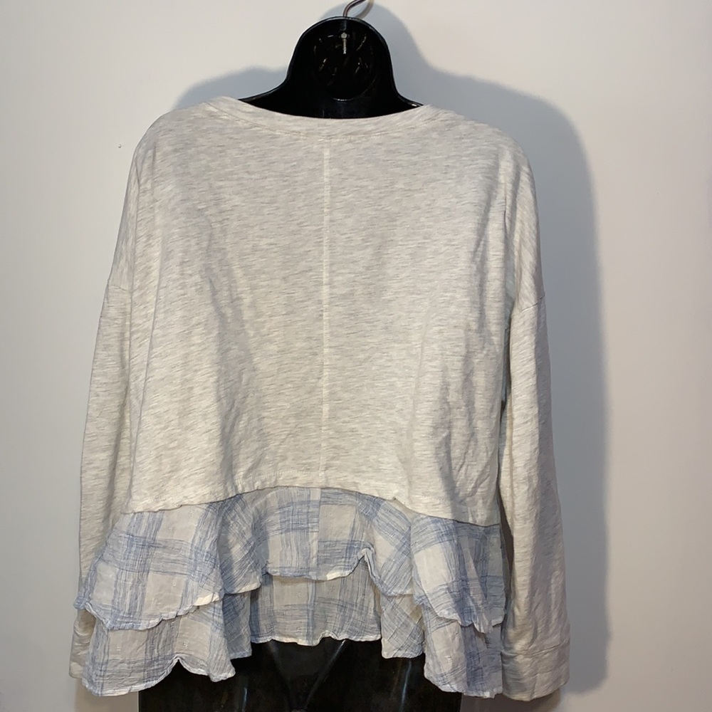 Altar’d State Gray Boho Ruffled bottom top - Picture 6 of 10